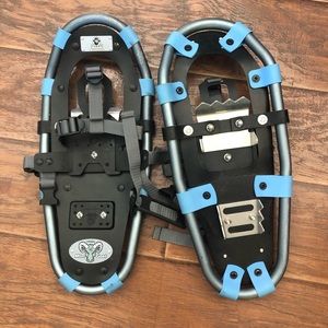 Yukon youth snow shoes